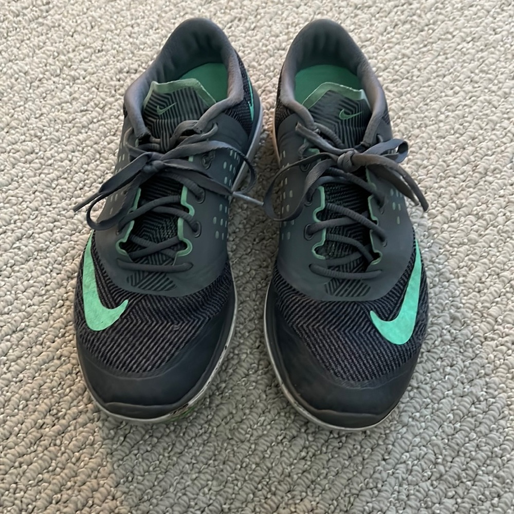 Nike Tiffany color shoe